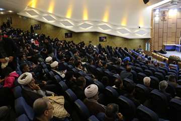 محفل انس با قرآن به همراه تقدیر از مقام آوران قرآنی دانشگاه برگزار شد